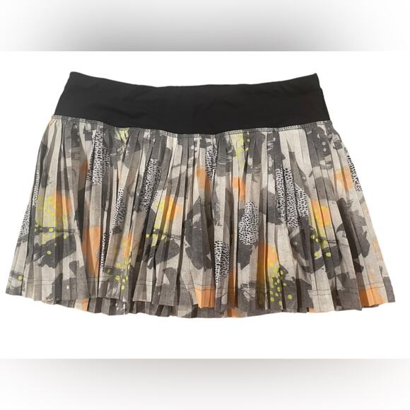 Lululemon Pleat to Street‎ II Pleated Skirt Pickle Ball, Tennis, Golf- Size 6 - Picture 5 of 10